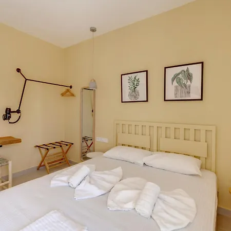 Armenaki Apartment