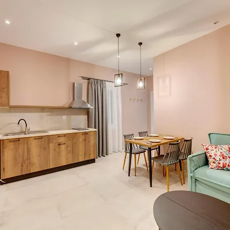 Armenaki Apartment